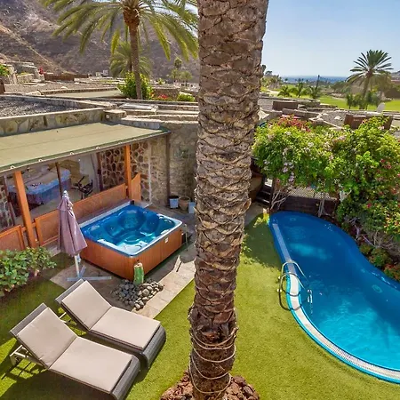 فيلة Anfi Tauro *