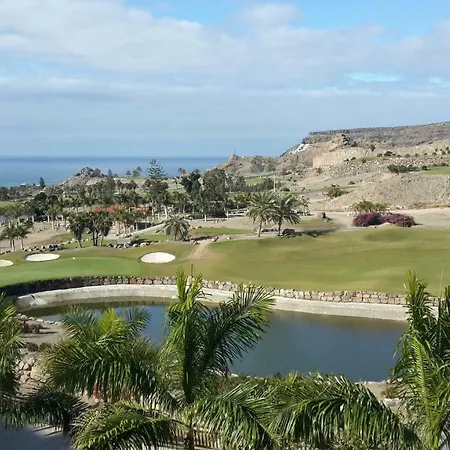 فيلة Anfi Tauro *